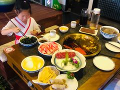 -小天鹅火锅·一线江景洪鼎旗舰店(洪崖洞店)