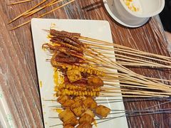 -老街烧烤大排档·地道湖北菜·龙虾馆(汉口火车站店)
