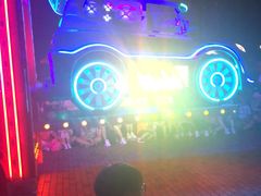 -小镇影院迪士尼小熊Duffy与他的朋友合影地