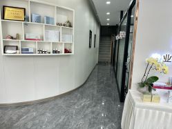 -苗方清颜专业祛痘·皮肤管理