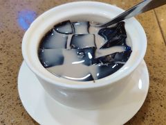 椰汁龟苓膏-仁信老铺甜品(北京路店)