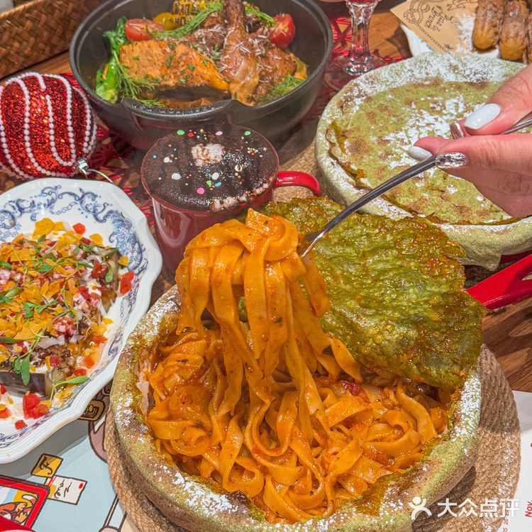 石家庄这里！！圣诞氛围已就位！！洋气死了……