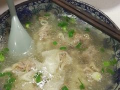 三鲜牛肉馄饨-老新隆牛肉锅贴(新街口店)