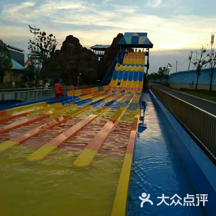 洋沙湖欢乐水世界图片-北京水上乐园-大众点评网