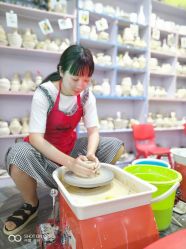 -泥娃娃DIY陶吧(易生活购物公园店)