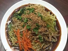 凉拌米线-四方小吃·白族庭院餐厅