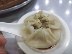 灌汤包-西安贾三灌汤包·回坊小吃·清真炒菜(北院门总店)