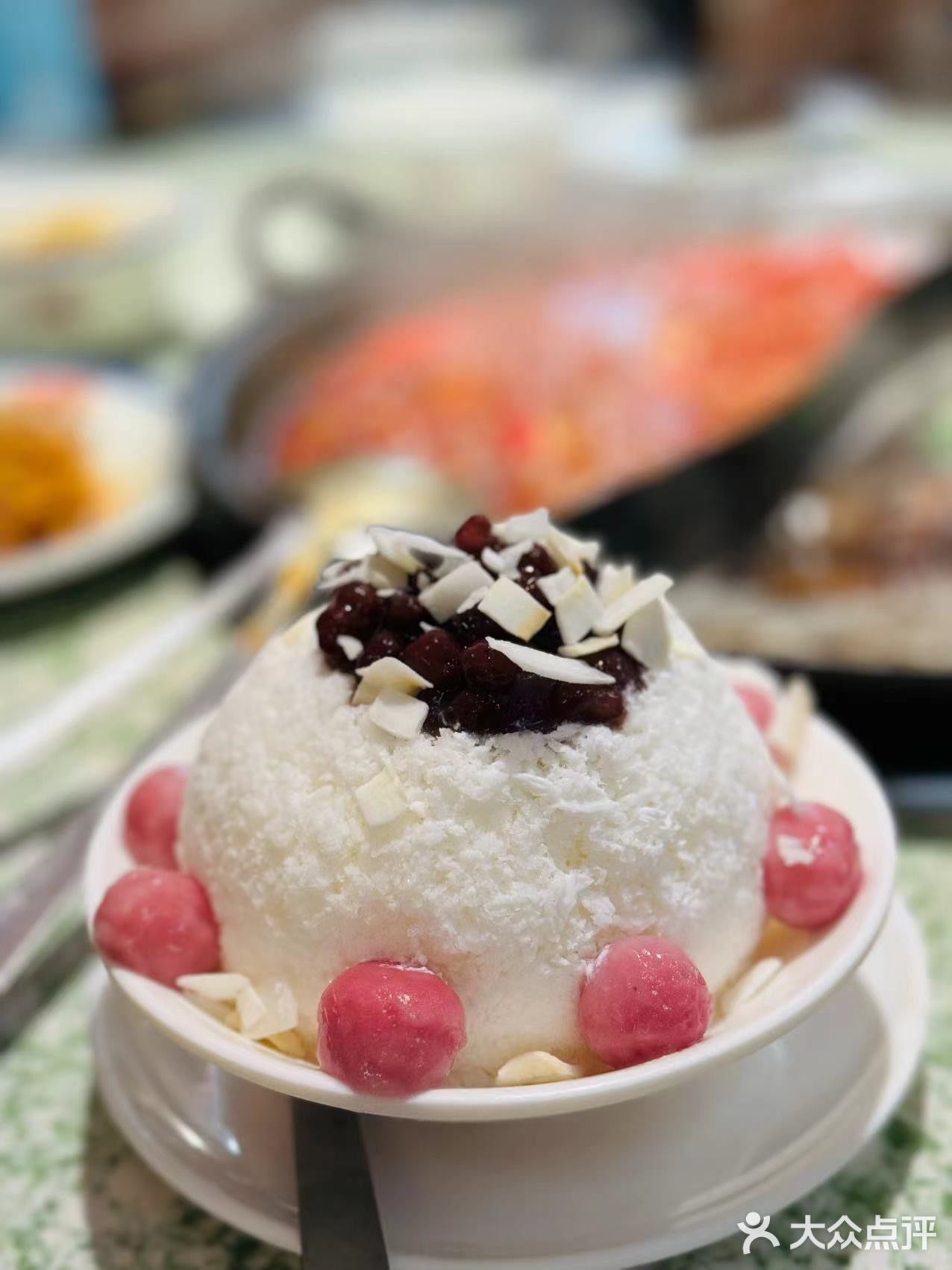 来吃我最爱的鸿姐了，今天点的鸳鸯锅，最爱的依然是耙鸡爪