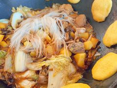 -粘豆包柴火铁锅炖