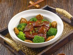 -梓檚中餐厅湖北菜小龙虾武昌鱼排骨藕汤(黄鹤楼店)