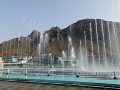 -百里峡七彩艺术小镇