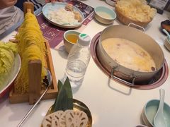 -洪氏嗨捞·猪肚鸡火锅(阳光天地店)