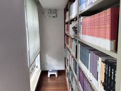 -上海市静安区图书馆(新闸路馆)