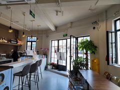 -Fridi Patisserie Cafe