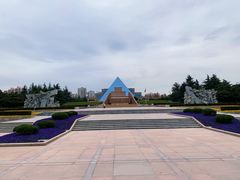 -上海市龙华烈士陵园