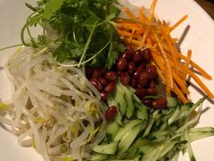 鸡丝麻酱拉皮-让我们见个面(祥云小镇店)