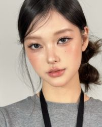 -明天见·化妆造型工作室