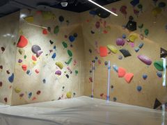 -ROCKPLUS攀岩馆(环宇城店)