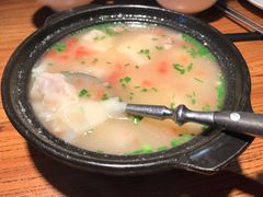 传统羊汤小馄饨-阿里家·新疆烤肉酒場 by MIG