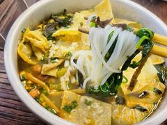 -丽丽三鲜螺蛳粉(田林路店)