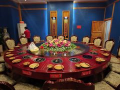 包厢-亮欢寨酸汤鱼(沙冲路店)