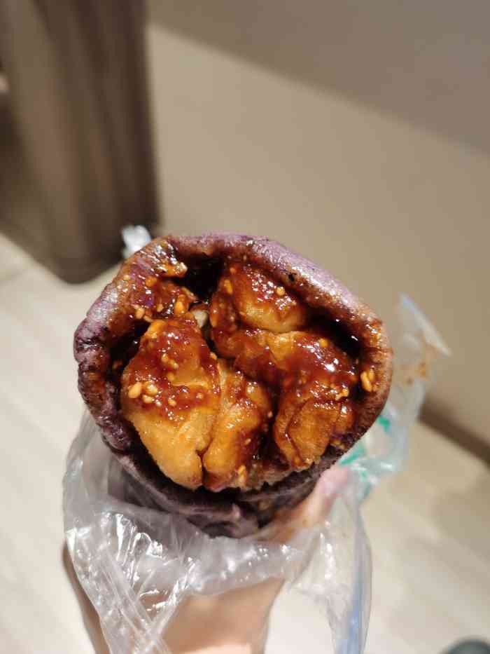 吃的紫米饵块,还不错哦,有些韧劲!