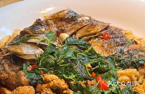 Red Braised Fish Head and Offal