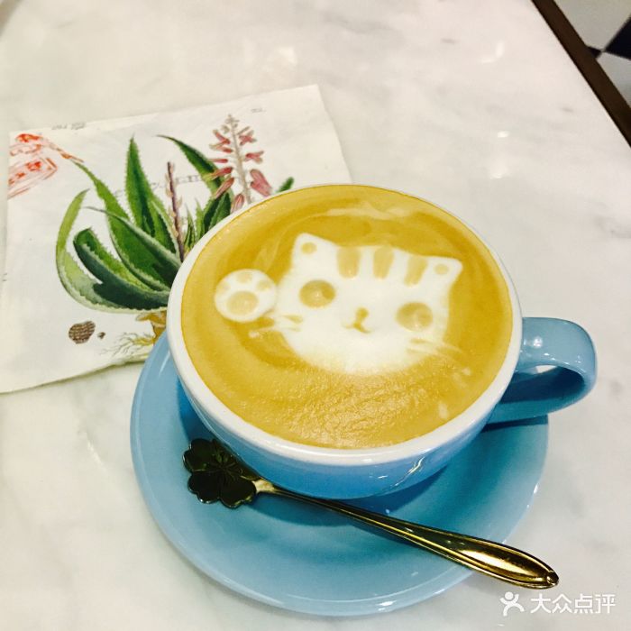懒猫咖啡懒猫拿铁图片