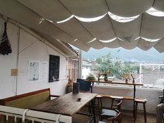 靠窗位-唐咖精品咖啡(大理古城手冲店)