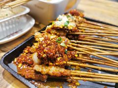 泼辣猪小串-木屋烧烤(岗顶二店)
