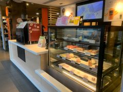 面包甜点陈列柜-麦当劳(新华路步步高店)