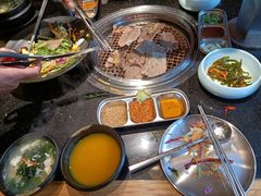 -韩烧牛中牛·甄选黑牛烤肉(黑金店)
