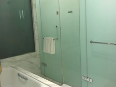 -上海滴水湖皇冠假日酒店