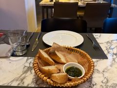 手工面包配紫苏酱-at cafe 意大利餐厅(集美店)
