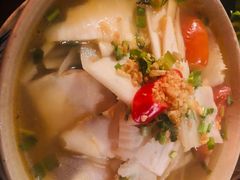 -Cuc Gach Quan Restaurant