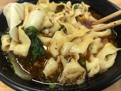 豌杂刀削面-宝哥杂酱万州面(镋钯街37号院店)