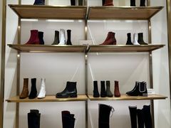-STUART WEITZMAN(静安嘉里中心店)