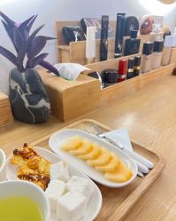 -宥莉·ULLY 痘敏肌•科技皮肤管理中心
