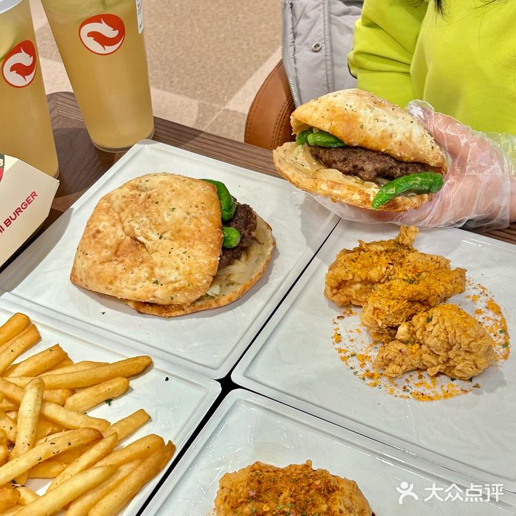 卧卧卧！长沙的，真的中国特色！