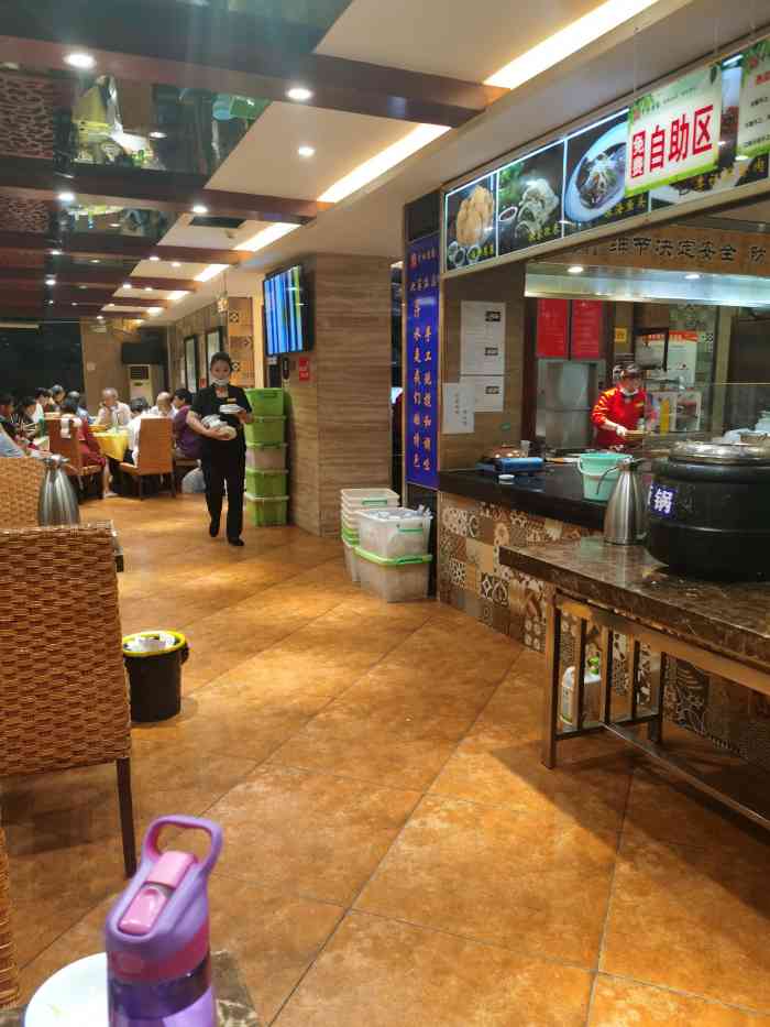 李记搅团(翠华路店"三星半,菜品一般,服务很差,环境一般.