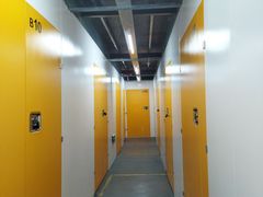 -安东易迷你自助仓储寄存仓库(顾戴路店)