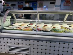 面包甜点陈列柜-小山城麻辣香锅(新邻生活广场店)