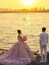 -雪中彩影婚纱摄影·微光艺术中心