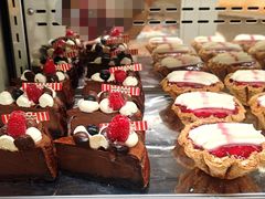 -HOT CRUSH趁热集合·现烤面包(上海环球港店)