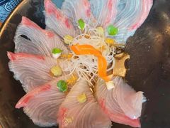鰤鱼薄切-Tsuru鹤日本料理(静安香格里拉店)