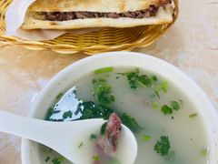 -河间正宗驴肉火烧(听海居店)