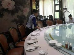 包厢-鹊华居·地道鲁菜·海鲜·融合味(大明湖店)