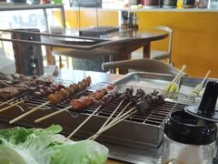 -哈尔滨小酒馆·鲜肉现穿自助烧烤(康新花园店)