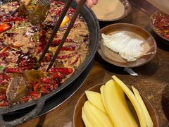 -黄潇洒老火锅(九眼桥宏济巷店)