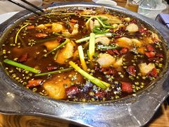 -乡土特色.冷锅鱼.牦牛肉汤锅